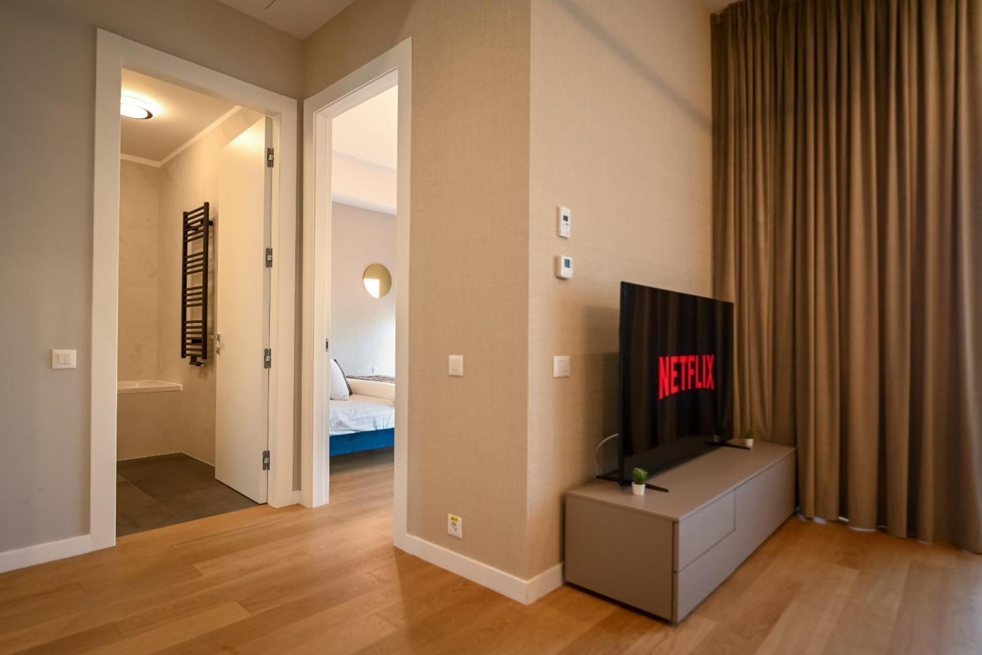 One Verdi Park Exclusive Apartments - Panoramic View & Private Parking Бухарест Номер фото