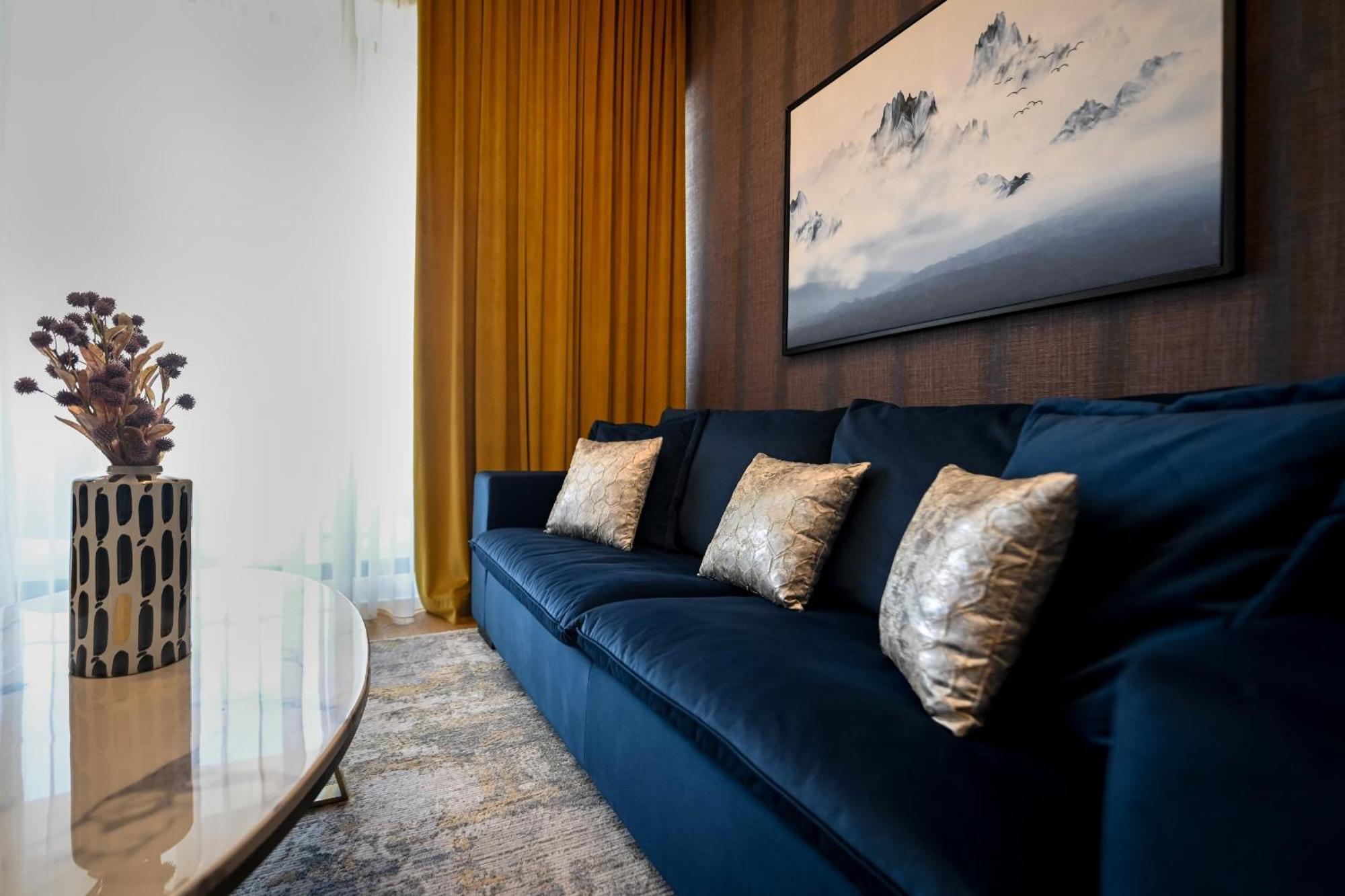 One Verdi Park Exclusive Apartments - Panoramic View & Private Parking Бухарест Номер фото